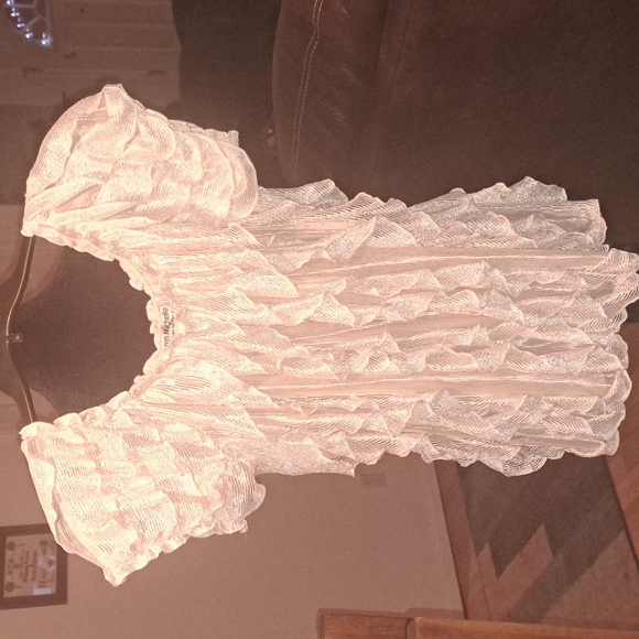 Gorgeous size L Lauren Michelle off white blouse w/ shimmer - Picture 3 of 6